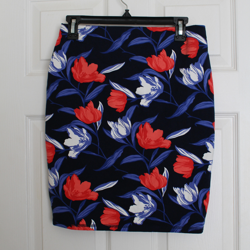Old Navy Printed Knit Navy Floral Skirt